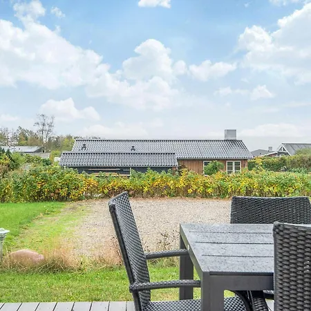 6 Person In Ronde-by Traum *