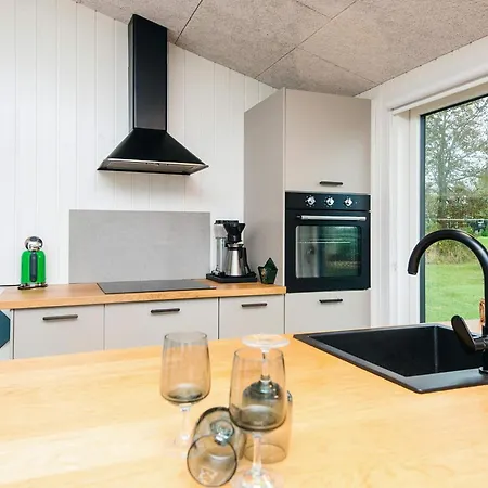 6 Person In Ronde-by Traum * Рённе