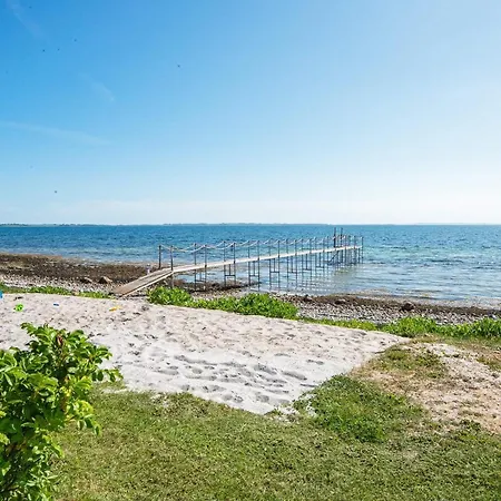 Дом отдыха 6 Person In Ronde-by Traum Рённе