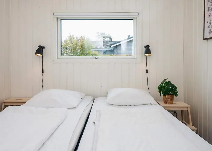 Holiday home 6 Person In Ronde-by Traum